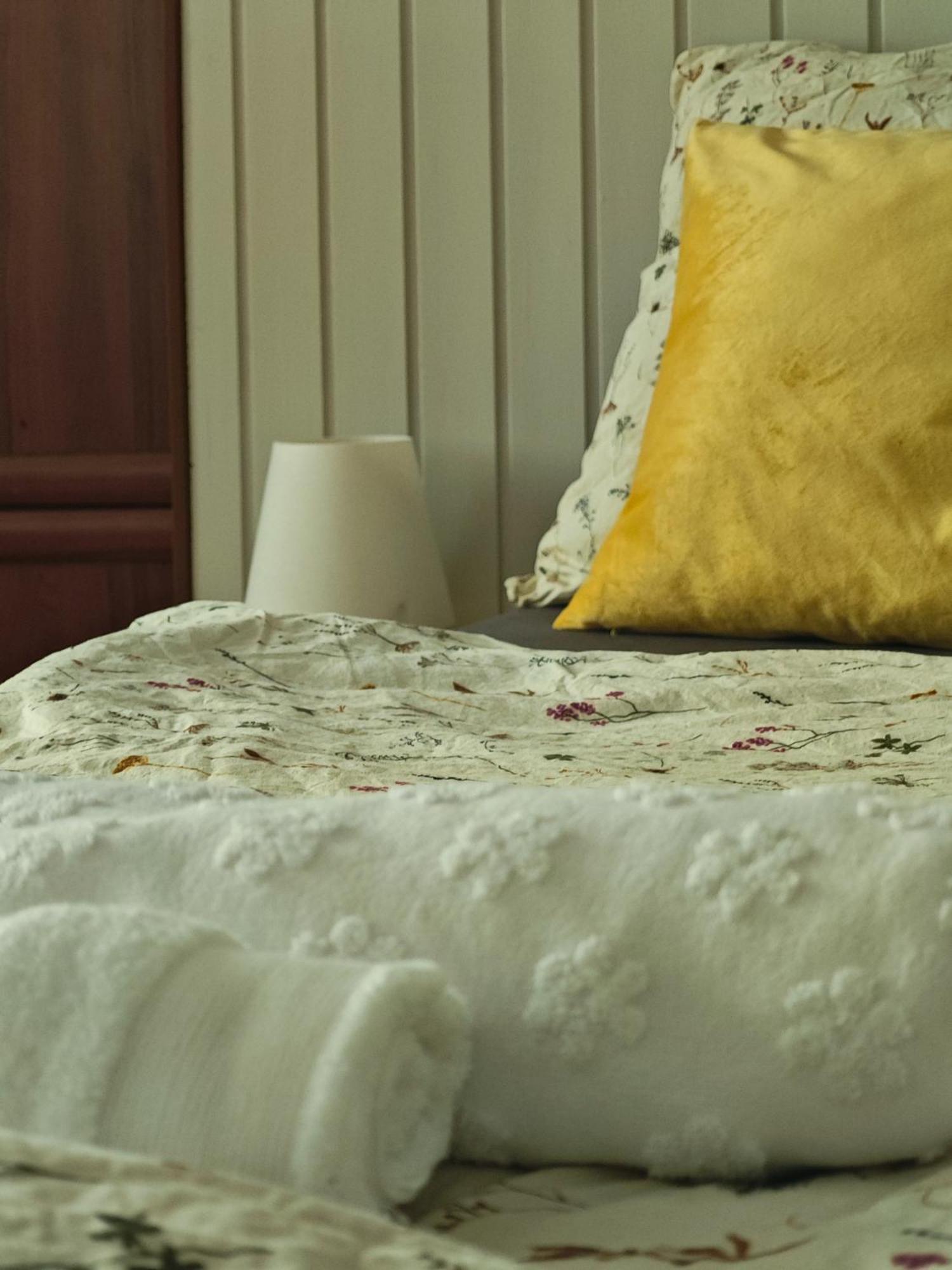Vintage Room With Garden View Bratislava Exterior foto